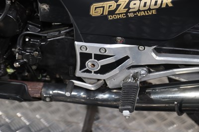 Lot 1989 Kawasaki GPZ900R