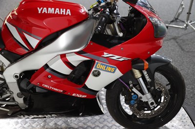 Lot 2001 Yamaha YZF-R1