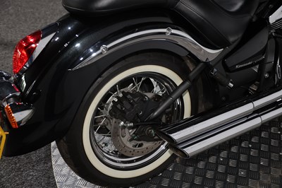 Lot 2014 Kawasaki VN900 Vulcan Classic