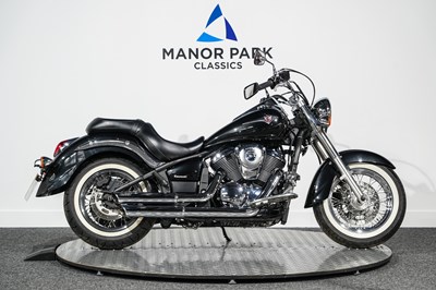 Lot 2014 Kawasaki VN900 Vulcan Classic