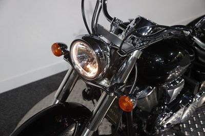 Lot 2014 Kawasaki VN900 Vulcan Classic