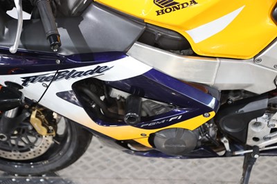Lot 76 - 2001 Honda CBR900RR Fireblade