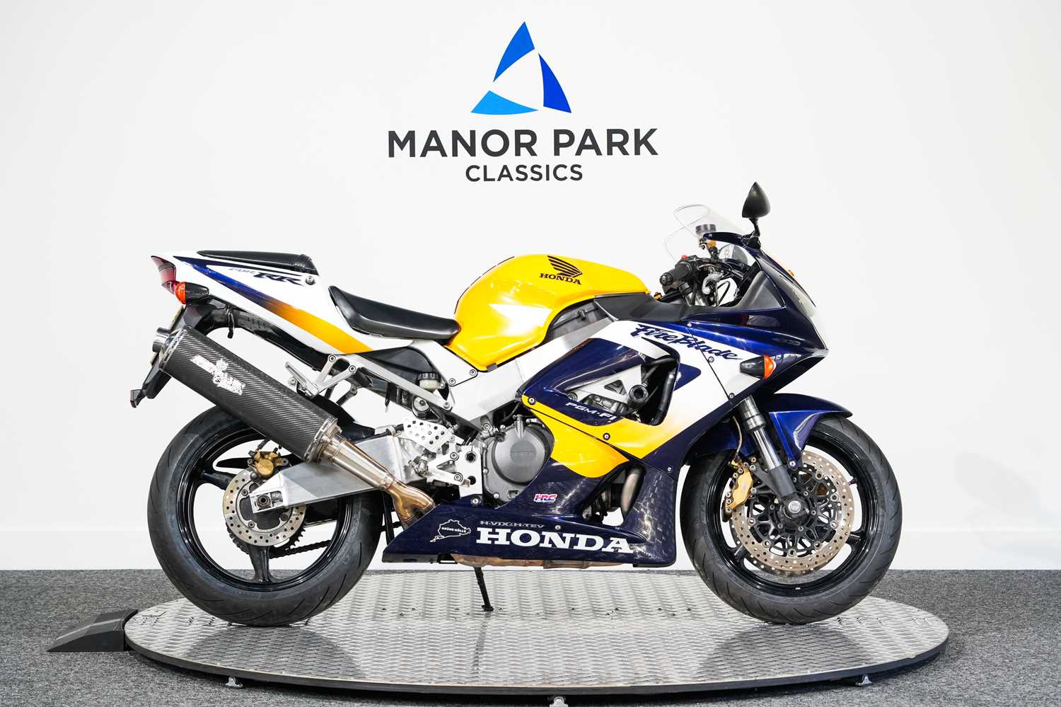 Lot 76 - 2001 Honda CBR900RR Fireblade