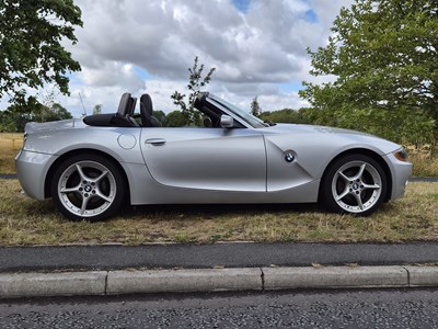 Lot 2004 BMW Z4 2.2i SE