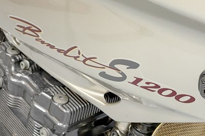 Lot 2000 Suzuki GSF1200S Bandit