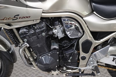 Lot 2000 Suzuki GSF1200S Bandit