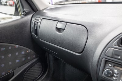 Lot 113 - 2001 Citroen Saxo VTR