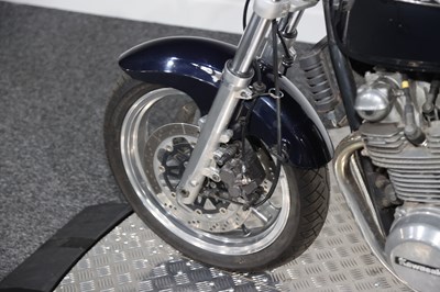 Lot 1992 Kawasaki Zephyr 750