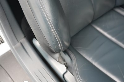 Lot 2004 Mercedes-Benz SL 500