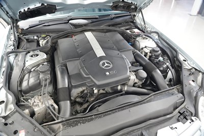 Lot 2004 Mercedes-Benz SL 500