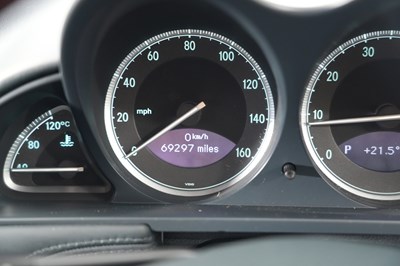 Lot 2004 Mercedes-Benz SL 500