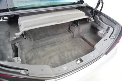 Lot 2004 Mercedes-Benz SL 500