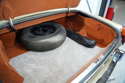 Lot 1974 Rolls-Royce Corniche