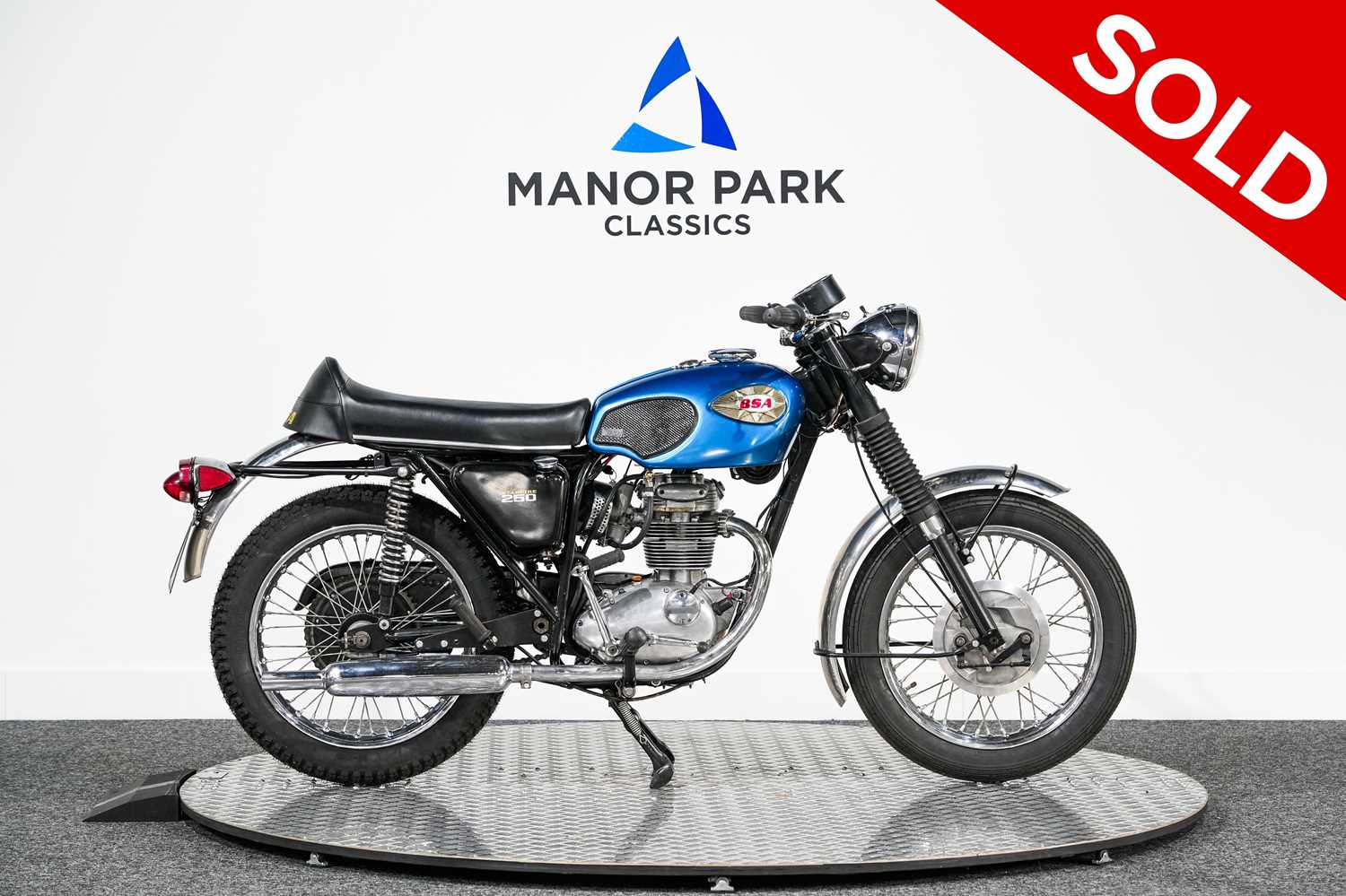 120 - 1971 BSA B25 Starfire