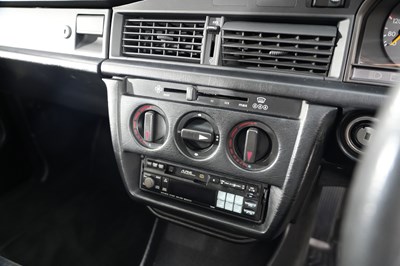 Lot 1991 Mercedes 190 E 1.8
