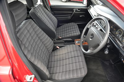 Lot 1991 Mercedes 190 E 1.8