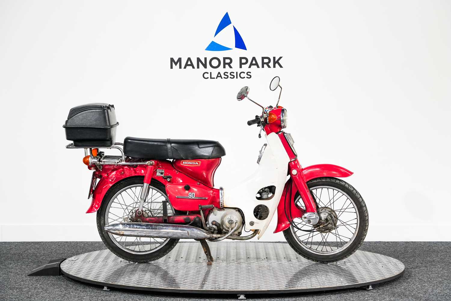 118 - 1981 Honda C90