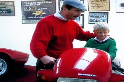 Lot 1989 Ducati 904 Paso