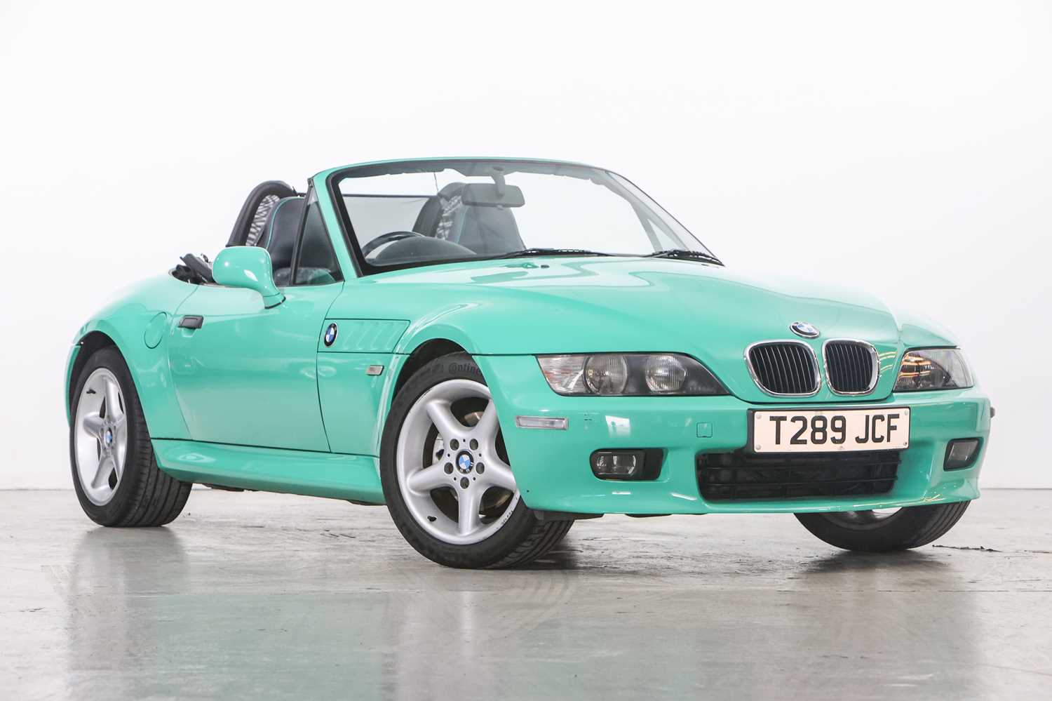 325 - 1999 BMW Z3 2.8i Fiji Edition