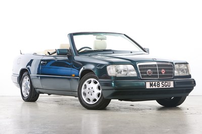Lot 1995 Mercedes-Benz E 220 Convertible