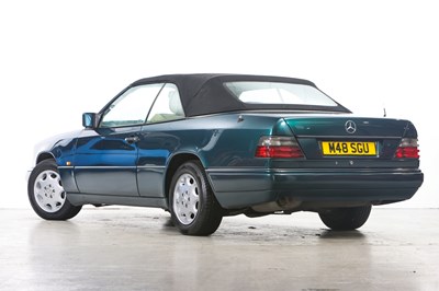 Lot 1995 Mercedes-Benz E 220 Convertible