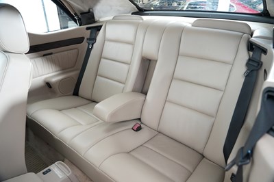 Lot 1995 Mercedes-Benz E 220 Convertible