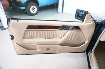 Lot 1995 Mercedes-Benz E 220 Convertible