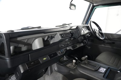Lot 1998 Land Rover Defender