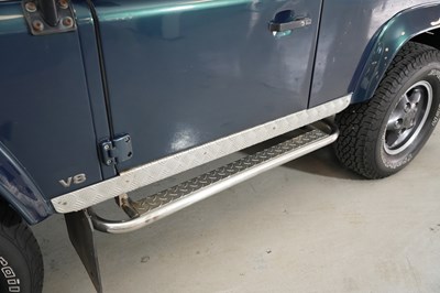 Lot 1998 Land Rover Defender