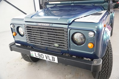 Lot 1998 Land Rover Defender