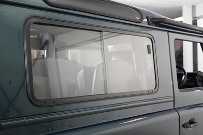 Lot 1998 Land Rover Defender