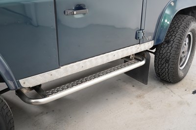 Lot 1998 Land Rover Defender