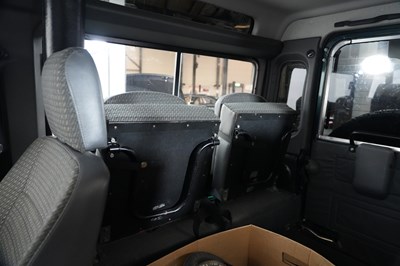 Lot 1998 Land Rover Defender