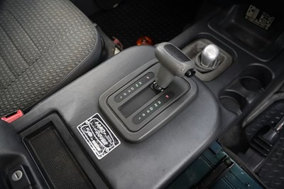 Lot 1998 Land Rover Defender