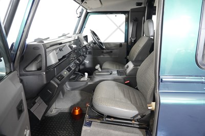 Lot 1998 Land Rover Defender