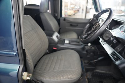 Lot 1998 Land Rover Defender