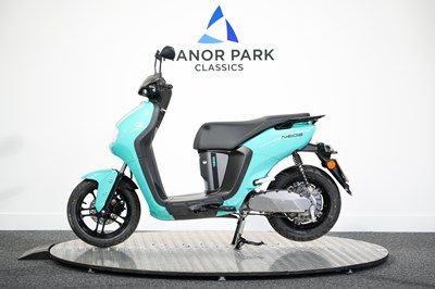 Lot 6 - 2024 Yamaha NEO's