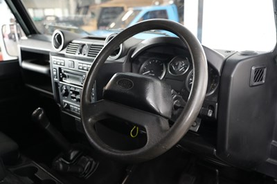 Lot 2009 Land Rover Defender 110 County
