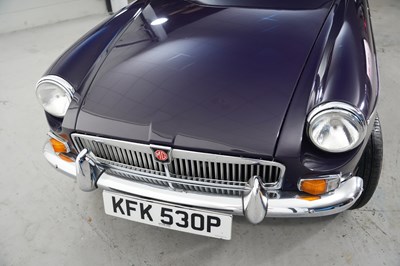 Lot 228 - 1975 MG B GT V8