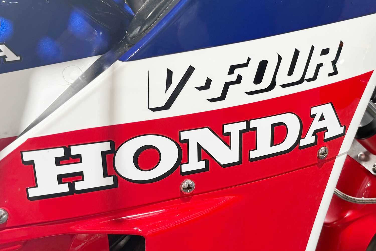 100 - 1986 Honda VF500 F2
