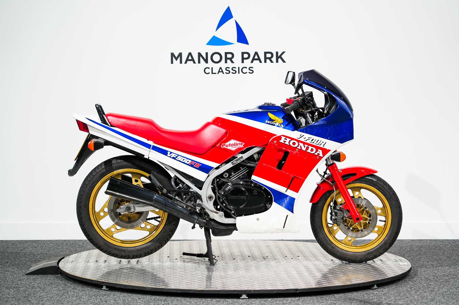 100 - 1986 Honda VF500 F2