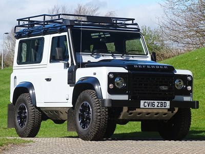 Lot 66 - 2016 Land Rover Defender 90 Adventure TD
