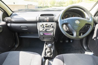Lot 48 - 1999 Vauxhall Tigra Chequers