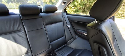 Lot 2002 BMW 325 Ci SE