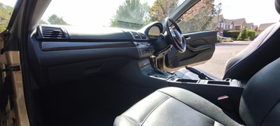 Lot 2002 BMW 325 Ci SE