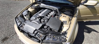 Lot 2002 BMW 325 Ci SE