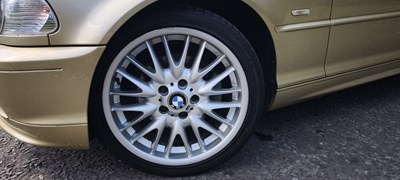 Lot 2002 BMW 325 Ci SE