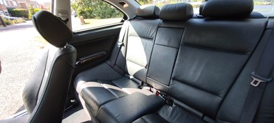 Lot 2002 BMW 325 Ci SE
