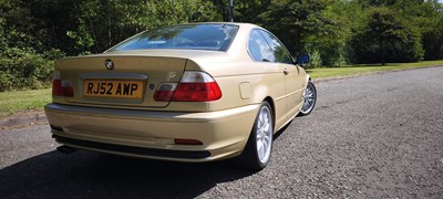 Lot 2002 BMW 325 Ci SE