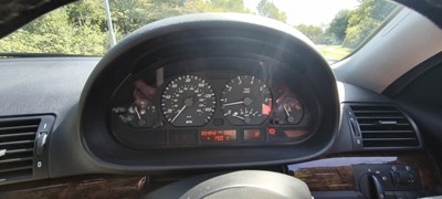 Lot 2002 BMW 325 Ci SE